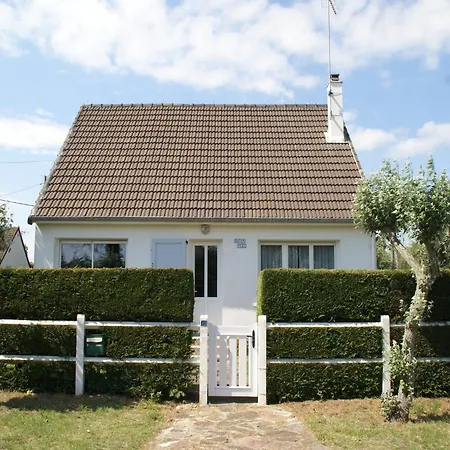 Beautiful With Garden, Cleaning Included *